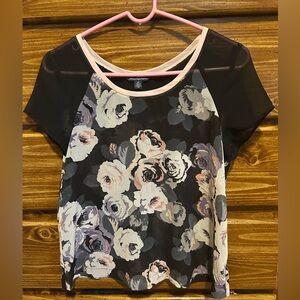 American Eagle Outfitters Black and White Floral blouse